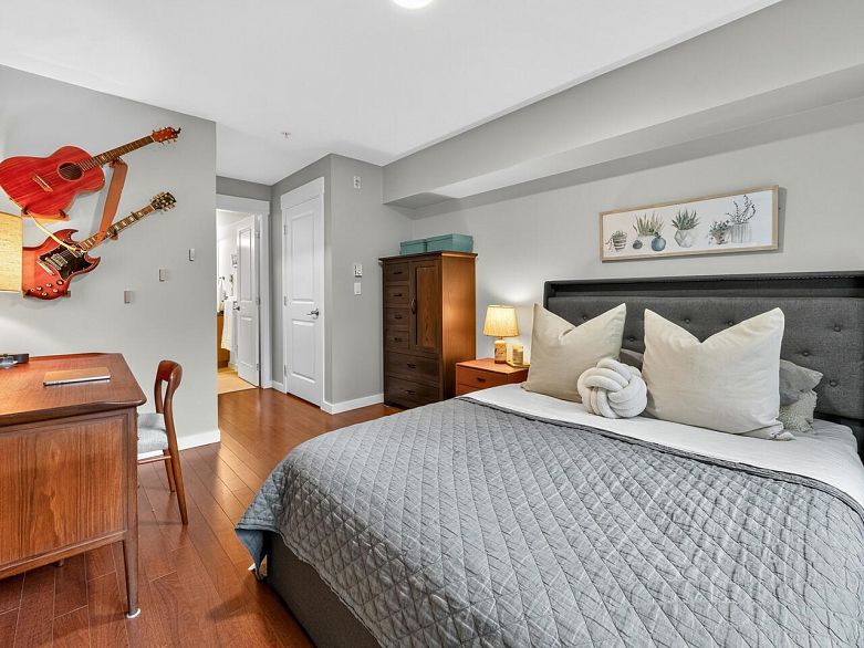 206 2096 W 46th Avenue