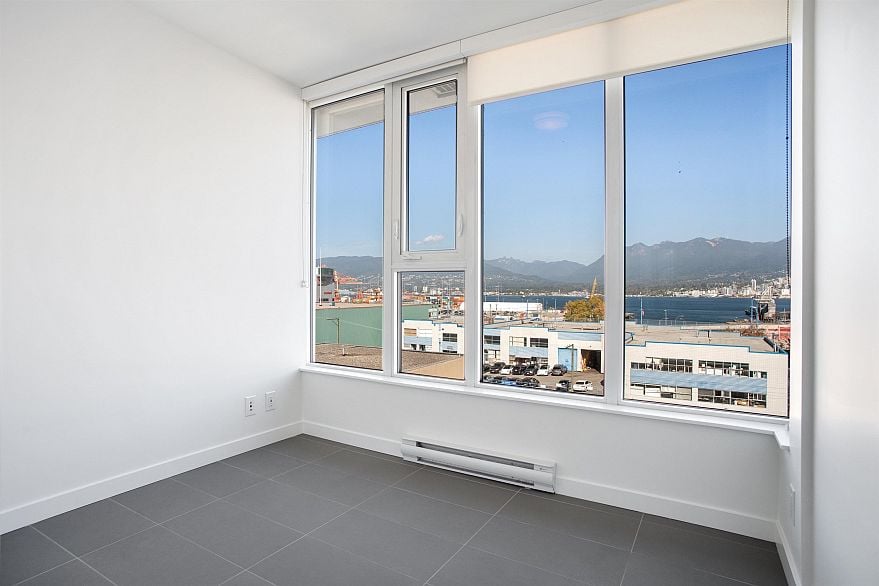 554 955 E Hastings Street