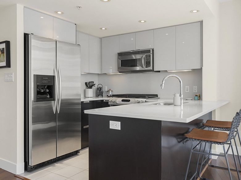 1505 1205 W Hastings Street