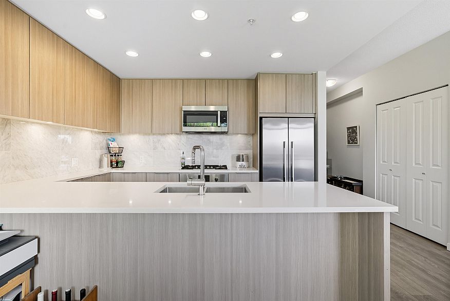 207 3289 Riverwalk Avenue