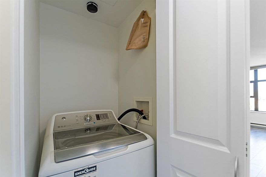 1009 5380 Oben Street