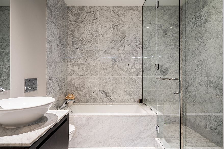 5302 1128 W Georgia Street