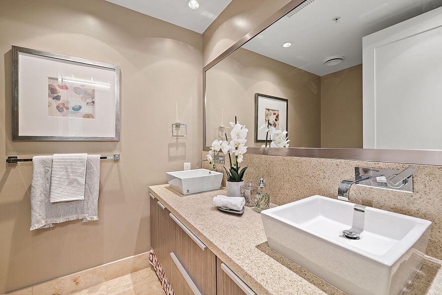 404 181 W 1st Avenue