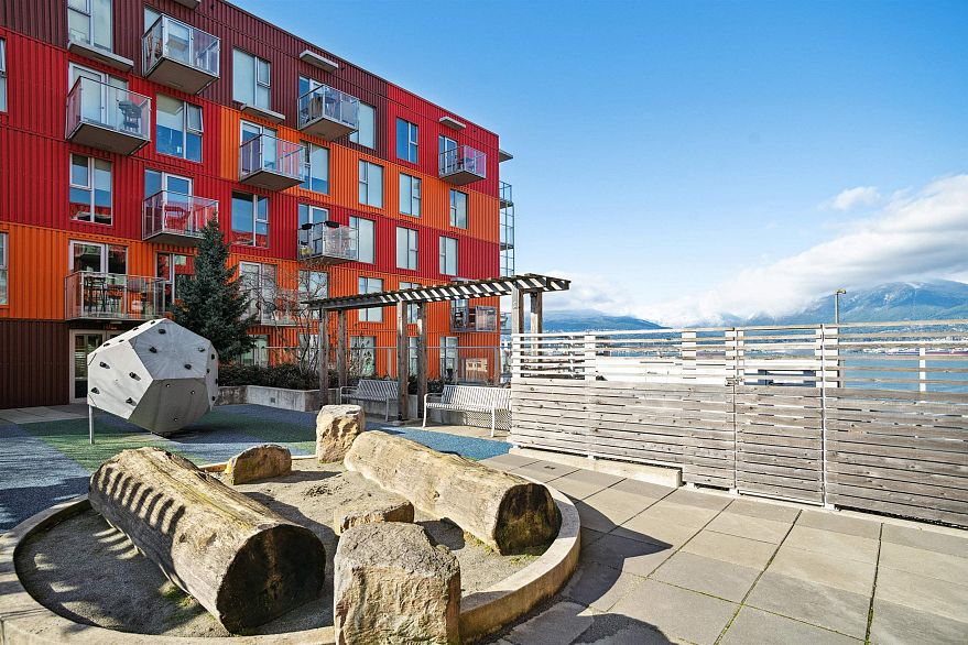 554 955 E Hastings Street