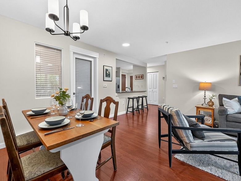 206 2096 W 46th Avenue