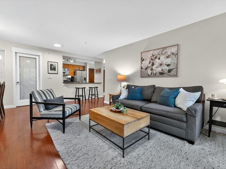 206 2096 W 46th Avenue