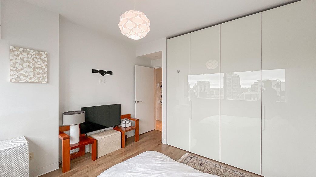 2005 838 W Hastings Street