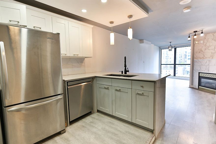 1603 939 Homer Street