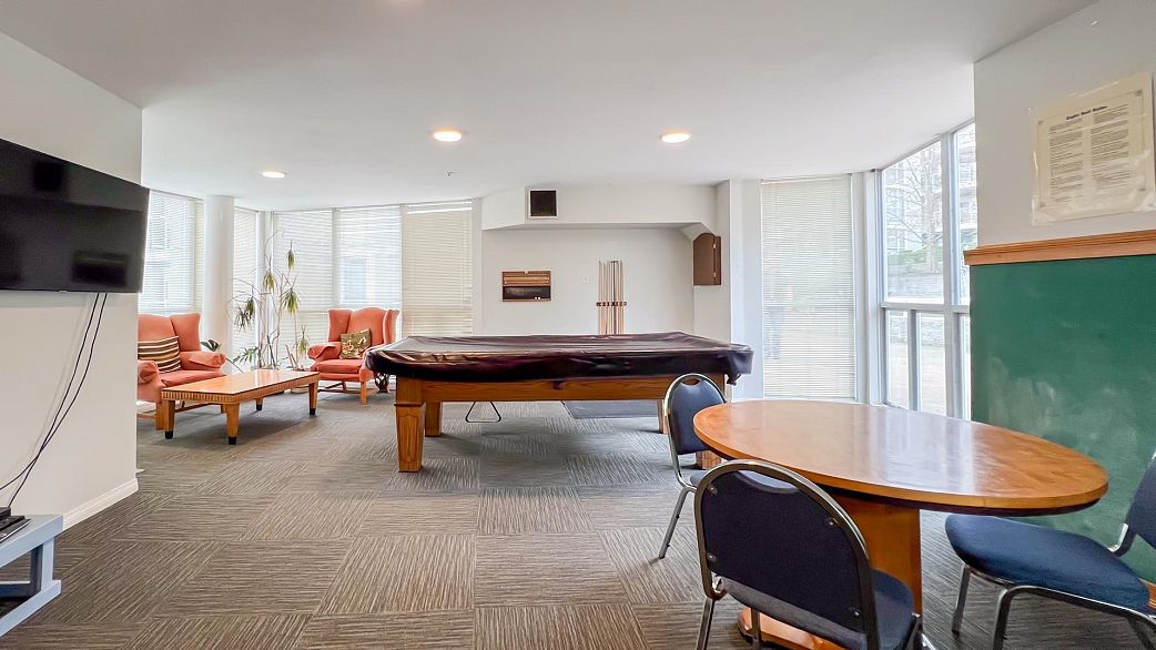 205 8430 Jellicoe Street