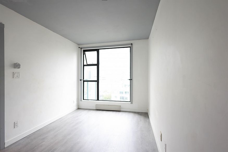 1603 939 Homer Street