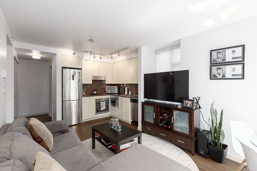 315 161 W Georgia Street