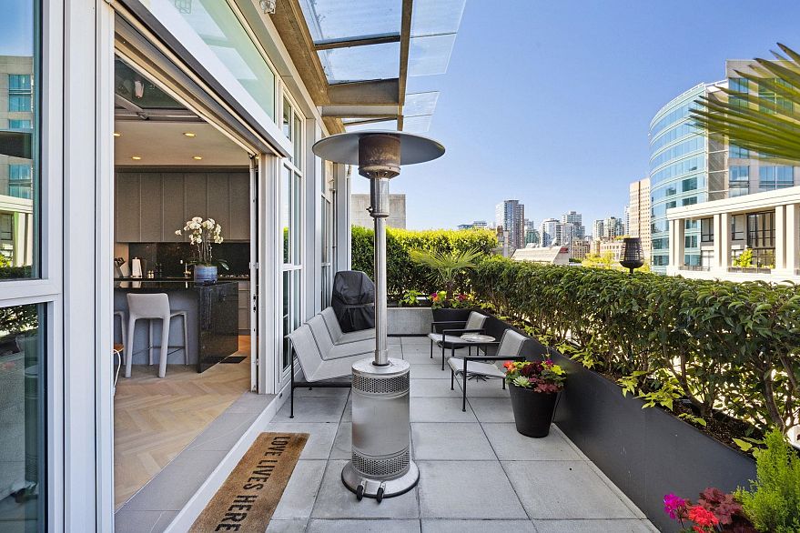 701 546 Beatty Street