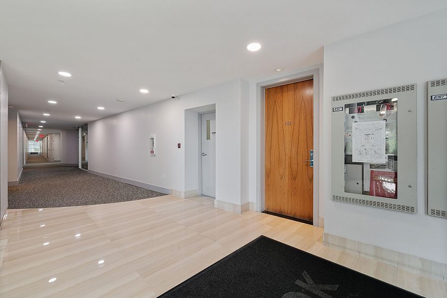 404 181 W 1st Avenue