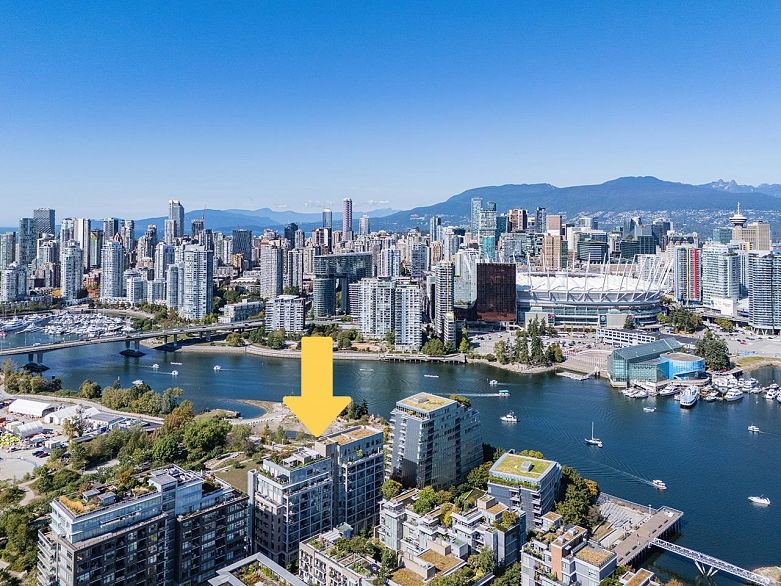 302 1616 Columbia Street