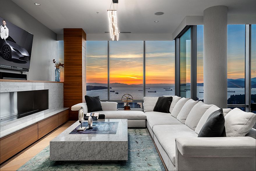 5302 1128 W Georgia Street