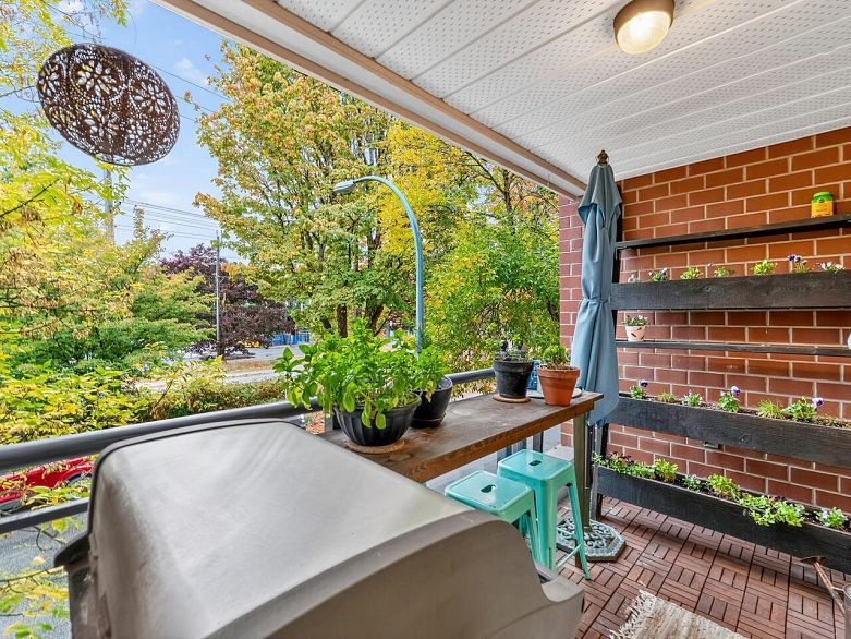 206 2096 W 46th Avenue