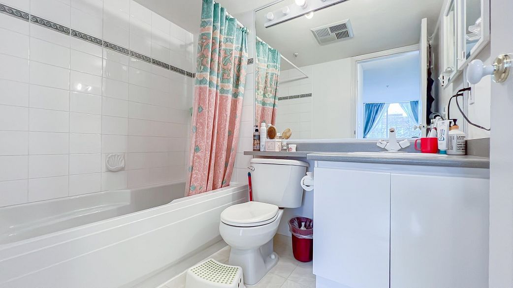 205 8430 Jellicoe Street