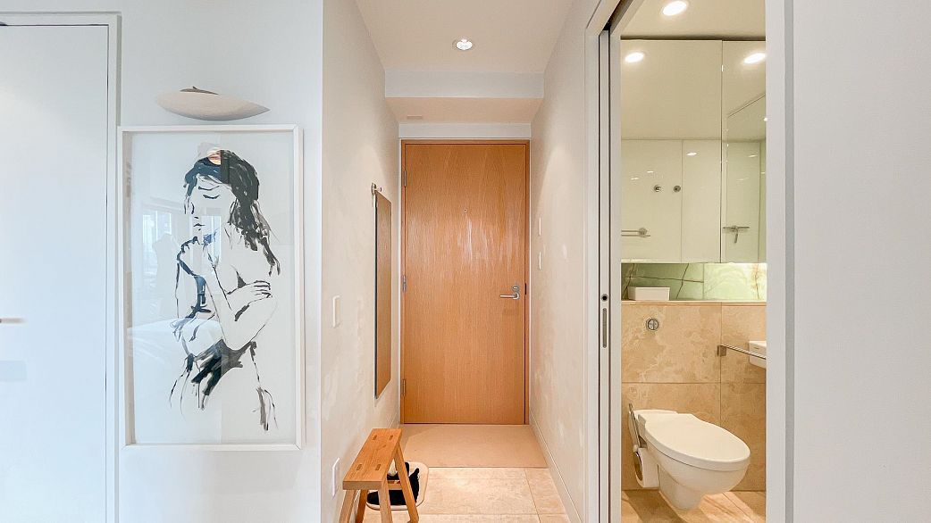 2005 838 W Hastings Street