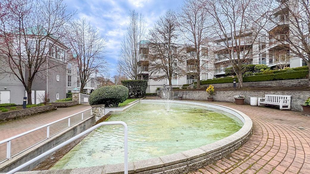 205 8430 Jellicoe Street