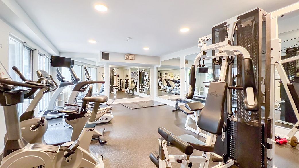 205 8430 Jellicoe Street