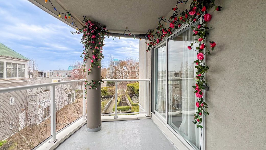 205 8430 Jellicoe Street