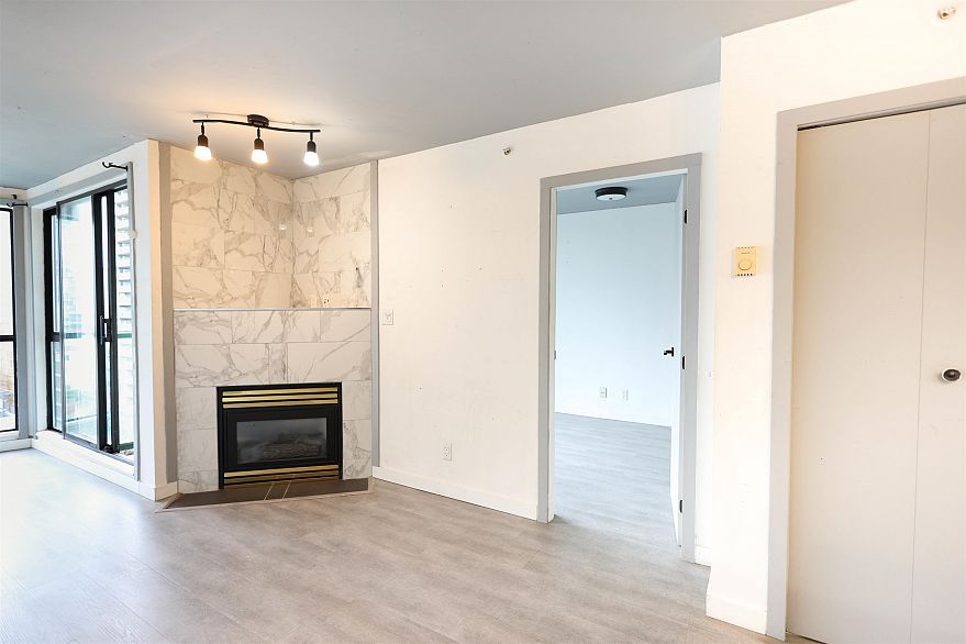 1603 939 Homer Street