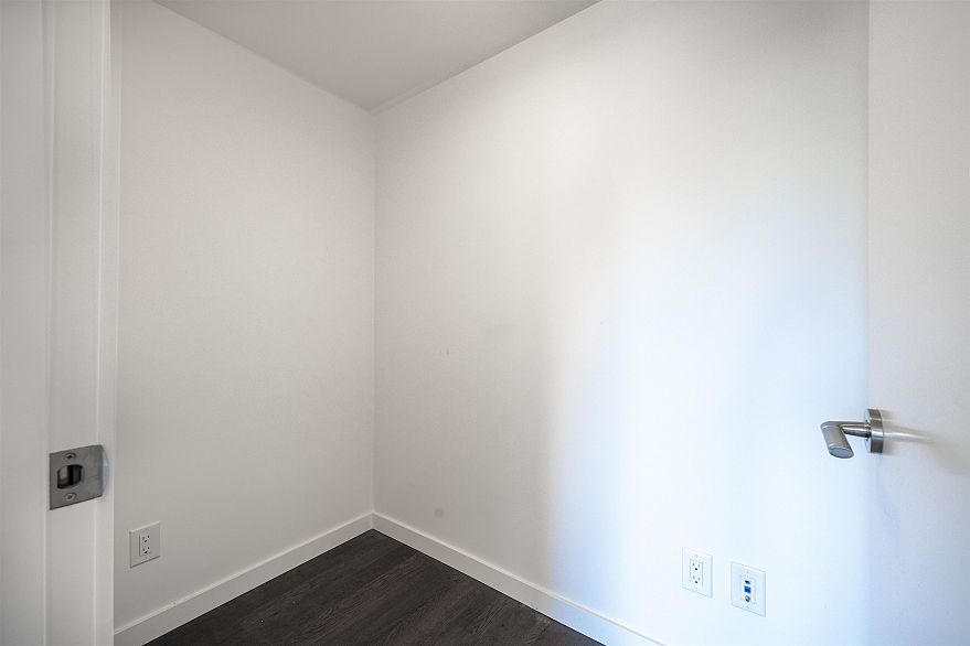 657 5515 Boundary Road