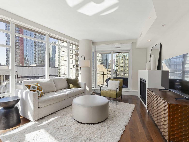 1505 1205 W Hastings Street