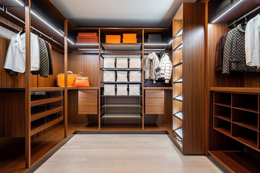 5302 1128 W Georgia Street