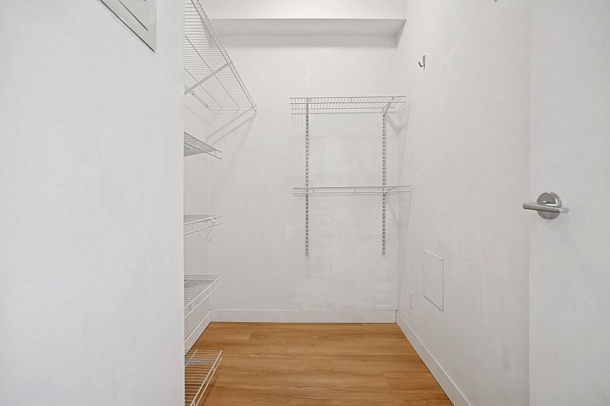 1203 1050 Smithe Street