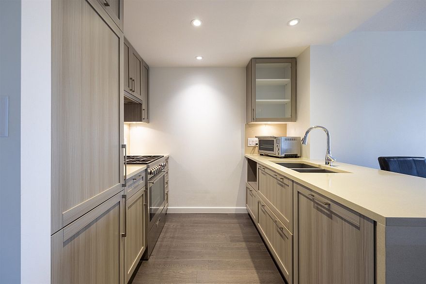 657 5515 Boundary Road