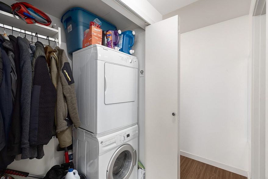 315 161 W Georgia Street