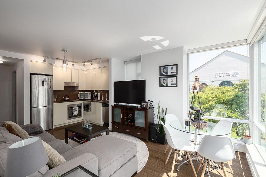 315 161 W Georgia Street