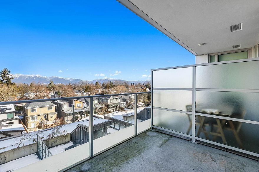 405 469 W King Edward Avenue