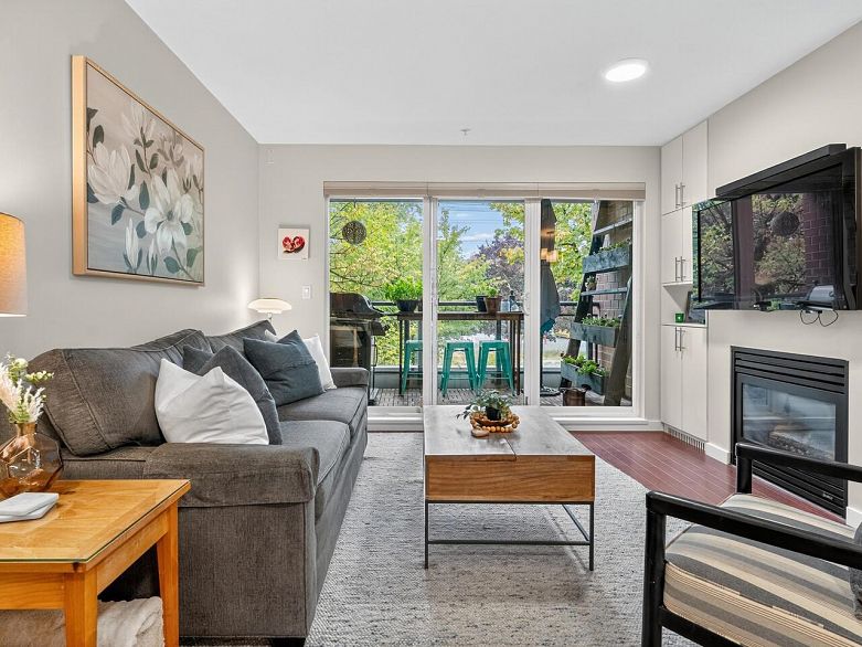 206 2096 W 46th Avenue