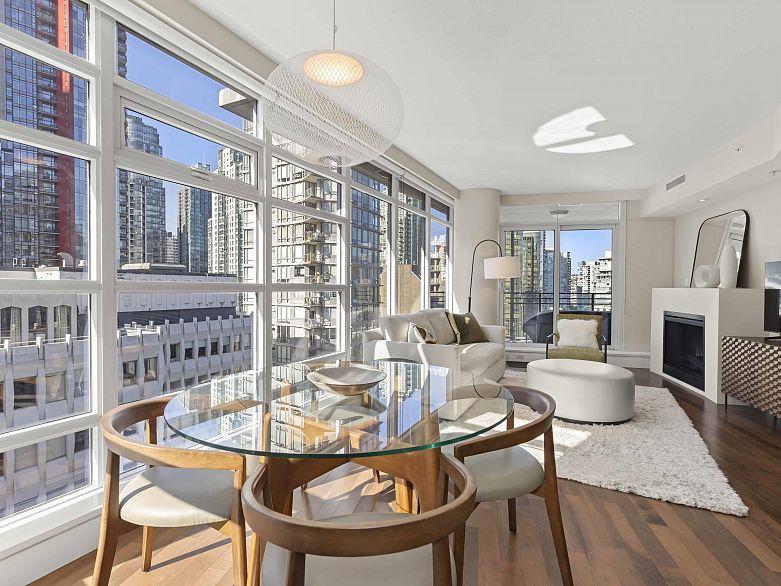 1505 1205 W Hastings Street