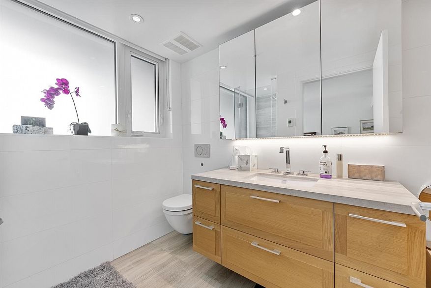 310 1571 W 57th Avenue