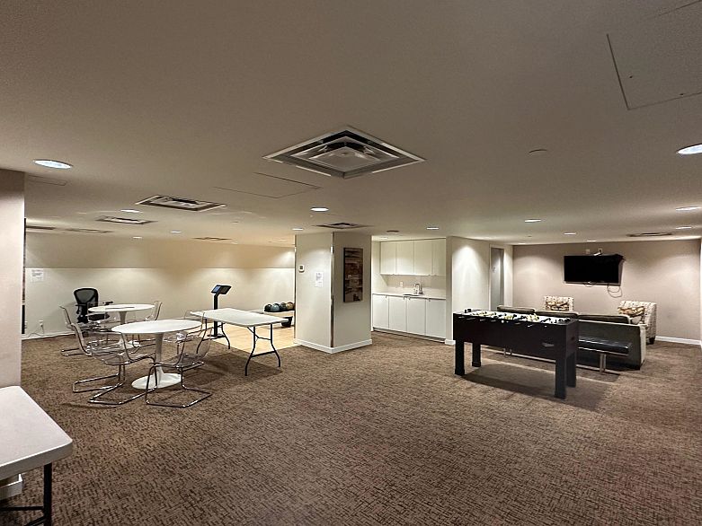 315 161 W Georgia Street