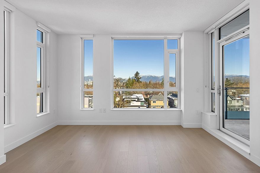 405 469 W King Edward Avenue