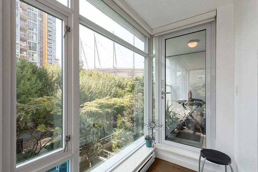 315 161 W Georgia Street