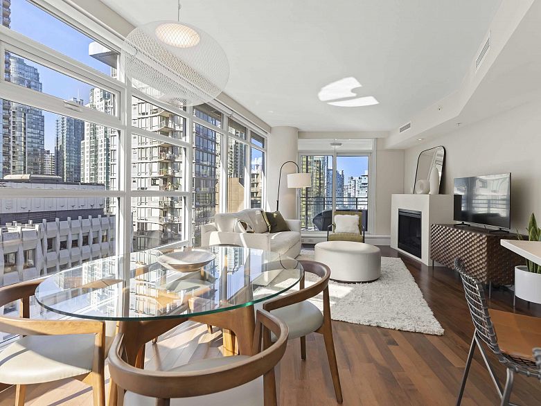 1505 1205 W Hastings Street