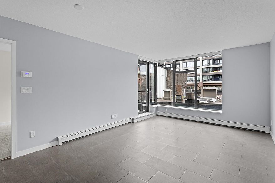 606 66 W Cordova Street