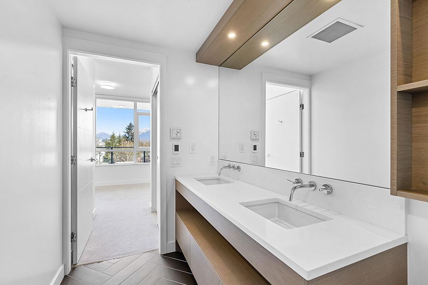 405 469 W King Edward Avenue