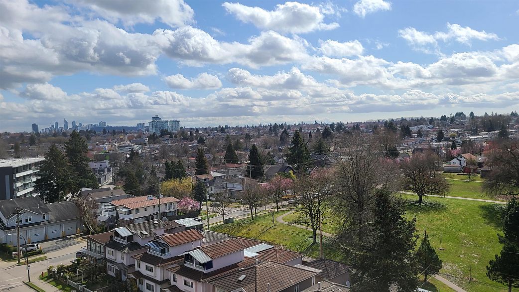 654 1483 E King Edward Avenue