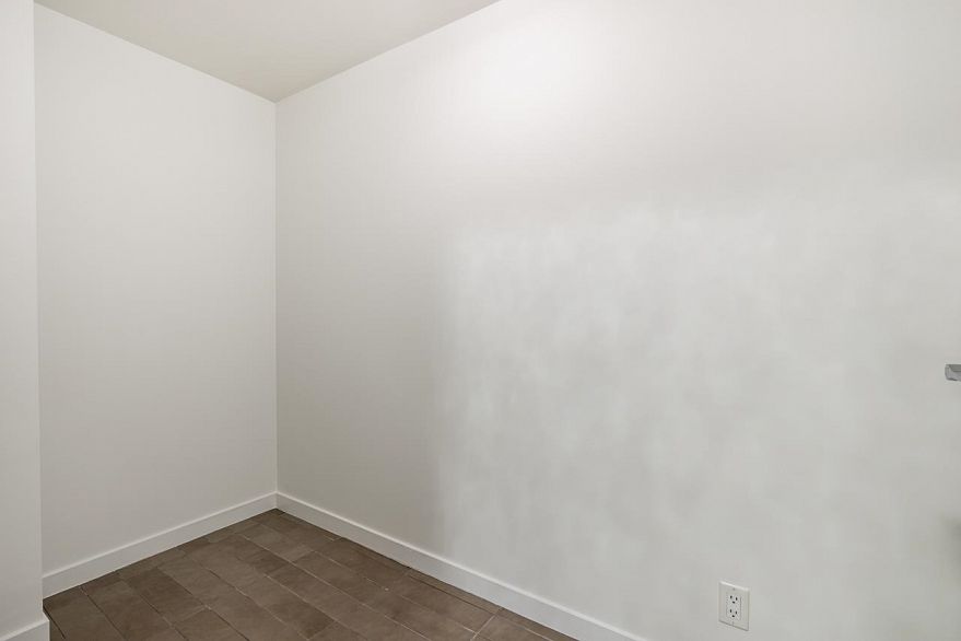 1207 33 Smithe Street