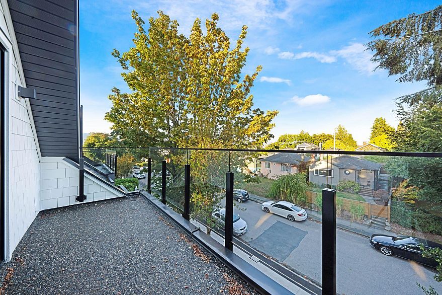 5325 Inverness Street