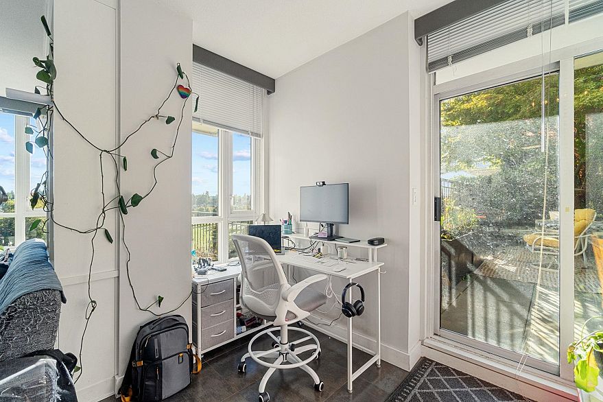 654 1483 E King Edward Avenue