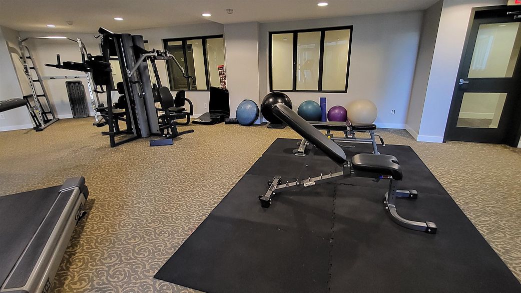 654 1483 E King Edward Avenue