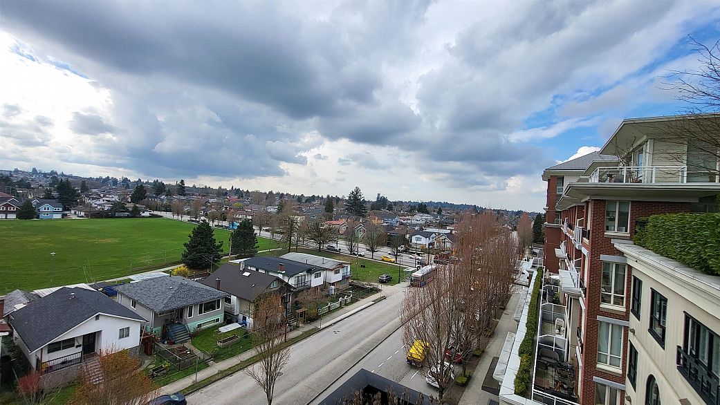 654 1483 E King Edward Avenue