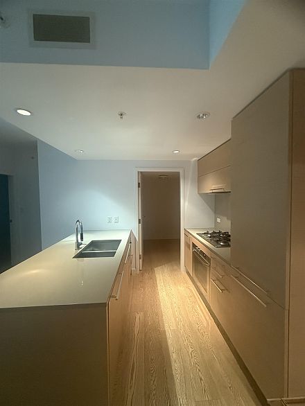 606 5782 Berton Avenue